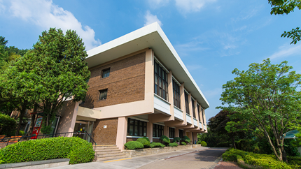 Loyola Library1